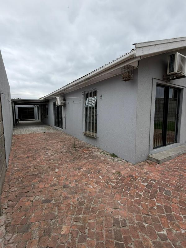 4 Bedroom Property for Sale in Morgenster Western Cape